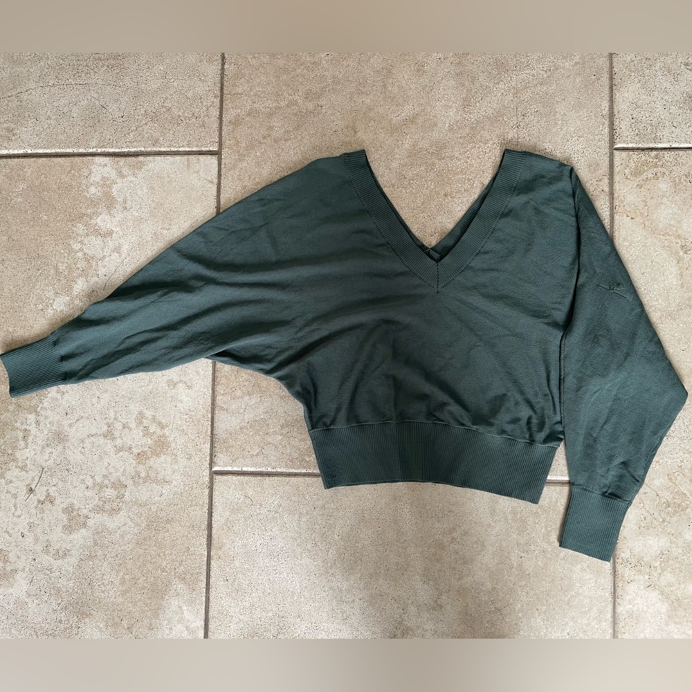 Express Small Sweater - Picture 4 of 7
